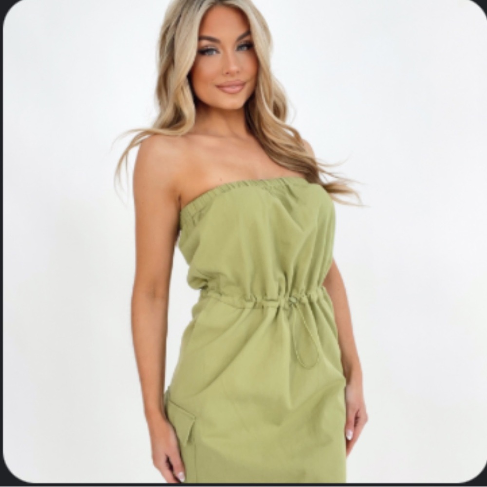 Chic Strapless Olive Dress